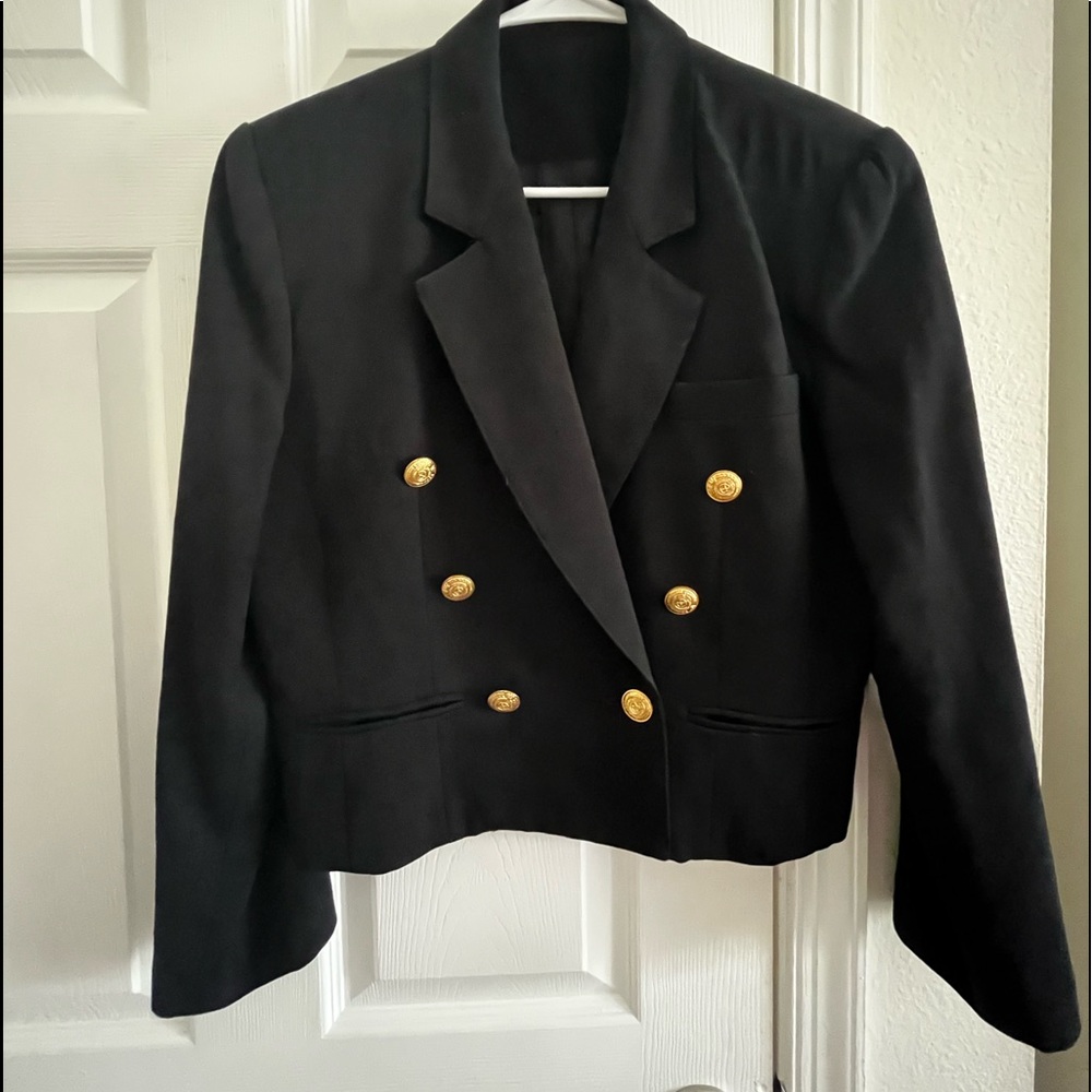 The perfect double breasted crop jacket.